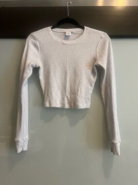 Aritzia Light Gray Waffle Cropped Long-Sleeve Tee